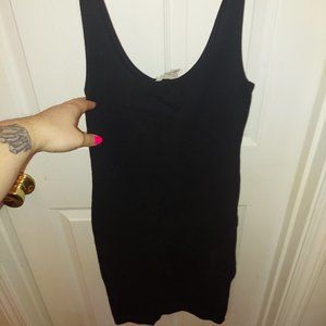Black bodycon dress